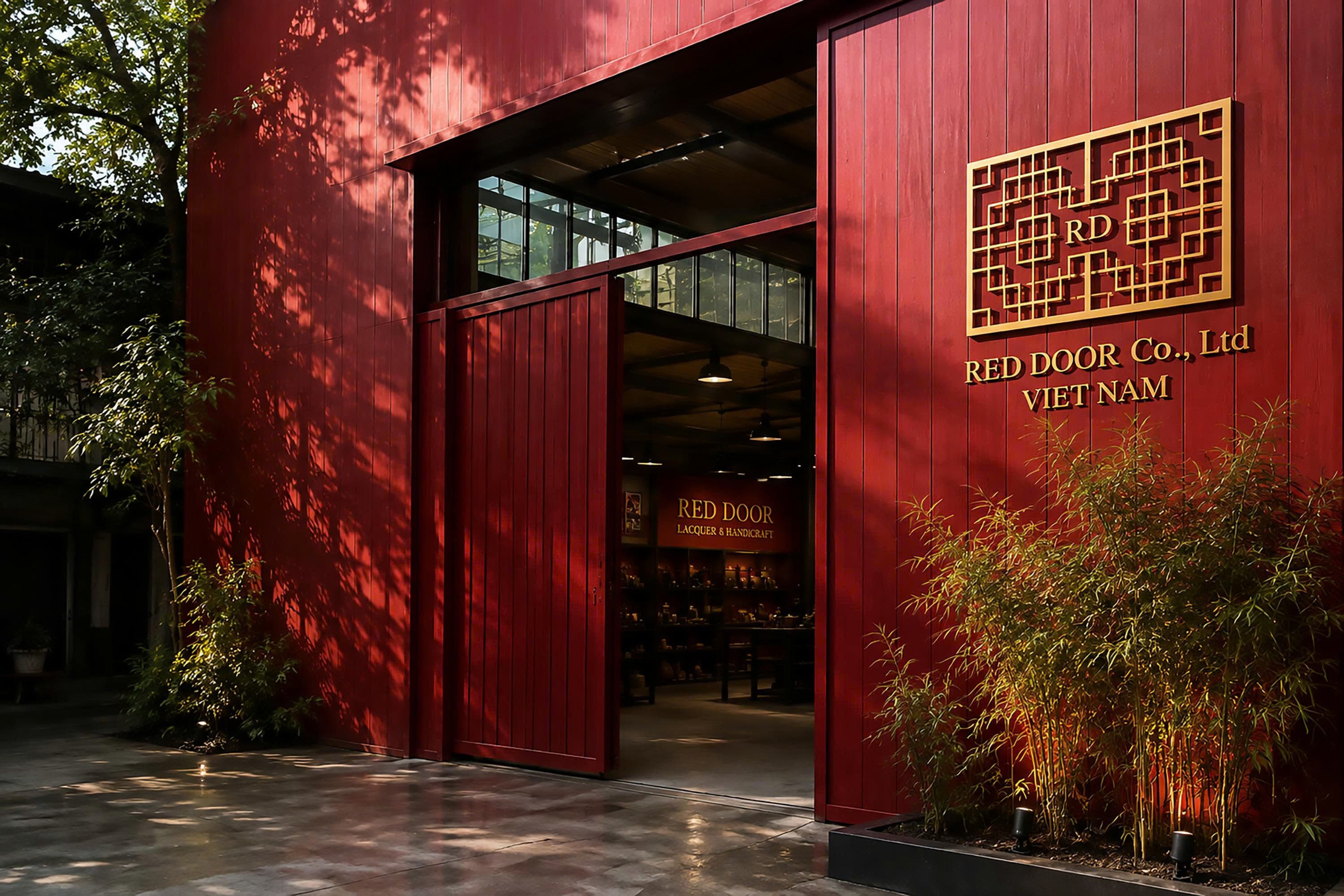 Cánh cổng đỏ của xưởng Red Door Co., Ltd tại Việt Nam
